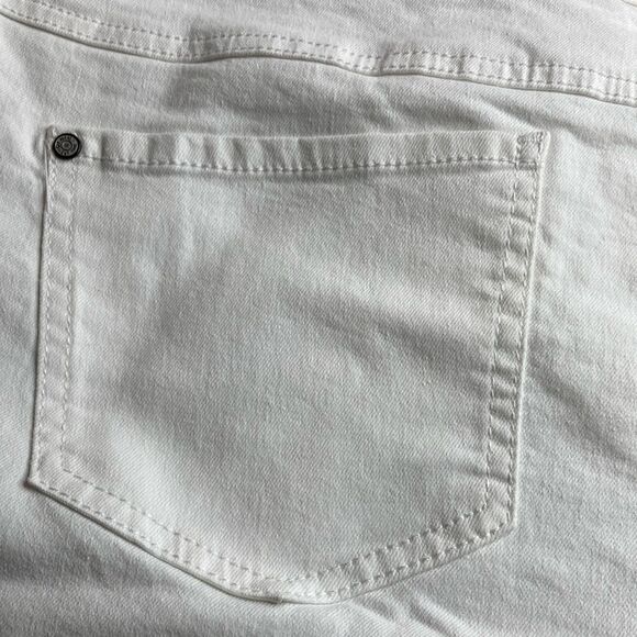 Beautiful White Sz 20W Stretchy High Waisted Shorts - Picture 7 of 11